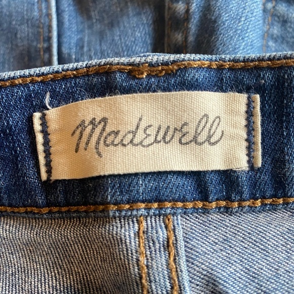 MADEWELL 9” Rise Woman’s Skinny Artificial Rip and Repair, Chewed Hems - Picture 5 of 10